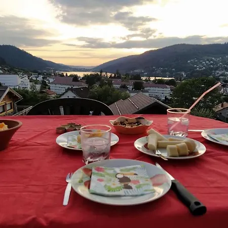 Dans Chalet, Vue Lac, Terrasse *