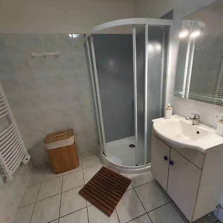 Dans Chalet, Vue Lac, Terrasse Apartman
